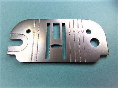 Needle Plate Singer 800 series 5mm zig zag – 310706 (Compatible)