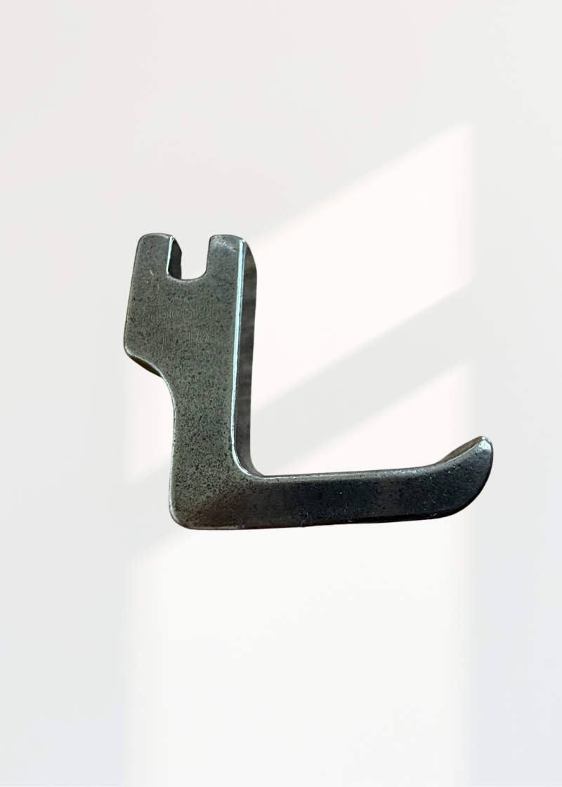 36069R 1/16 Piping Feet(Right)