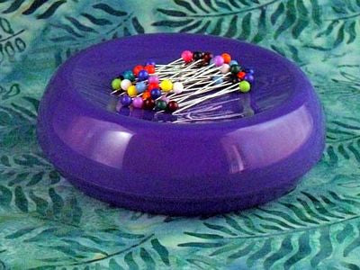Grabbit Magnetic Pincushion Purple