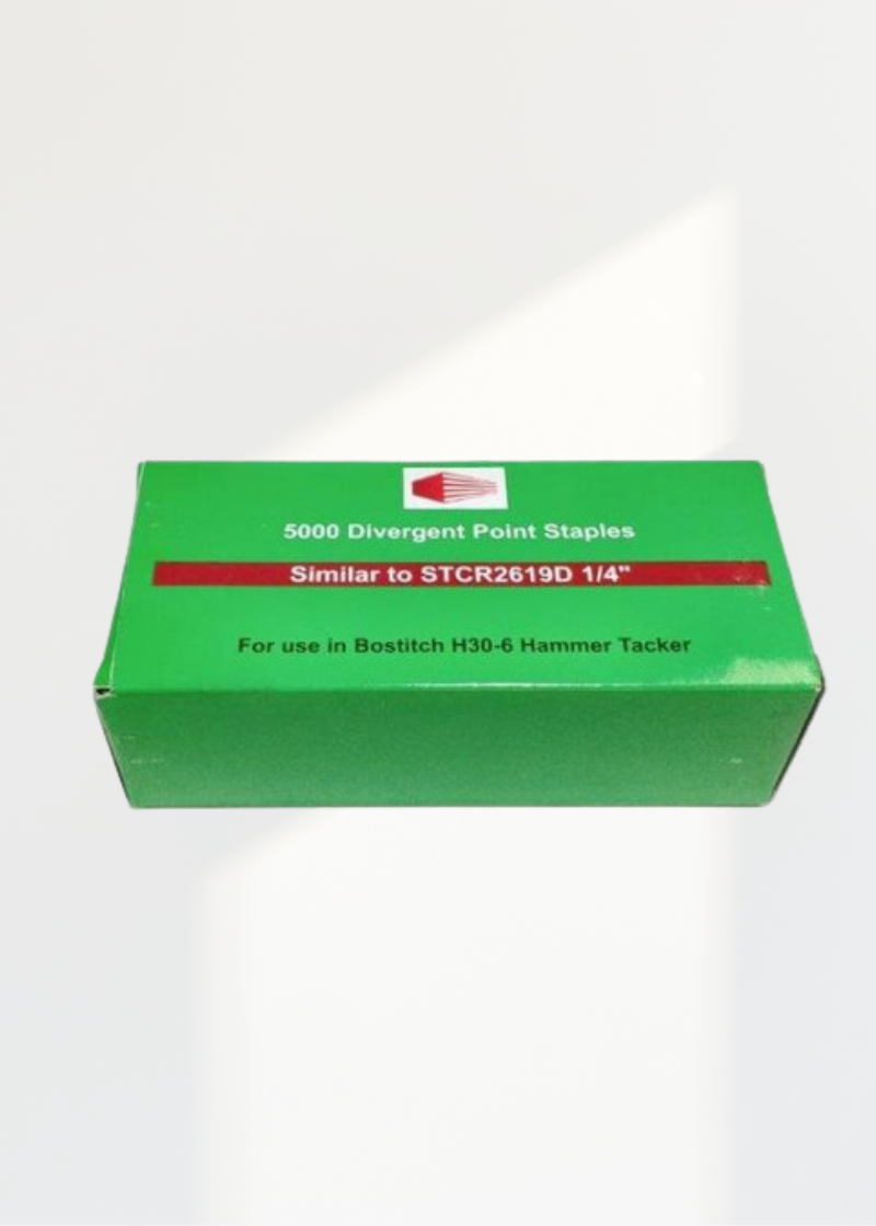 Box of 5M Staples, 1/4" - Universal STCR2619