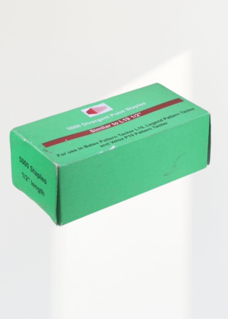 Box of Staples For Bates - Universal L19-1/4