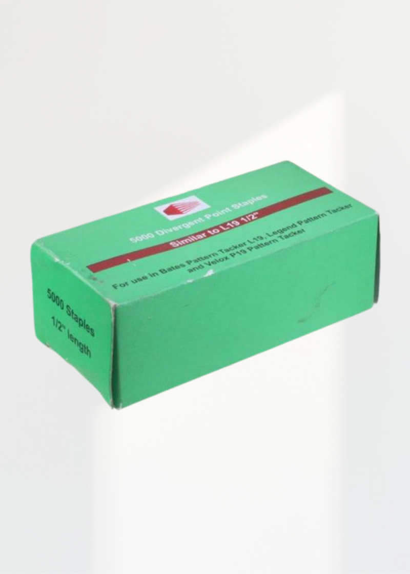 Box of Staples For Bates - Universal L19-1/2