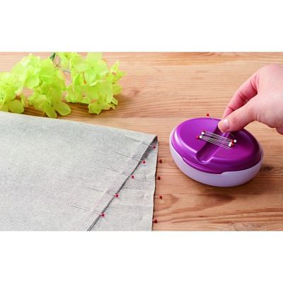 Clover Needlecraft Inc. Magnet Pin Caddy (Bordeaux)
