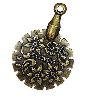 Clover Needlecraft Inc. Thread Cutter Pendant Antique Gold