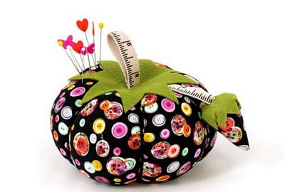 Dritz Pin Cushion - XL Tomato, Black Buttons