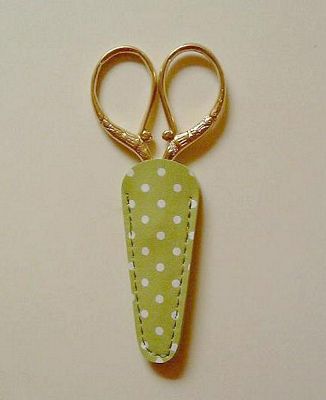 Inazuma Embroidery Scissor Case Green