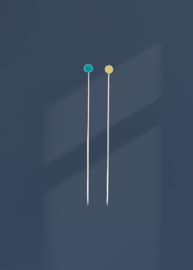 Fine Quilting Glass Head Pins - #28 - 1 7/8" x 0.019" - 100/Pack - Blue & Yellow