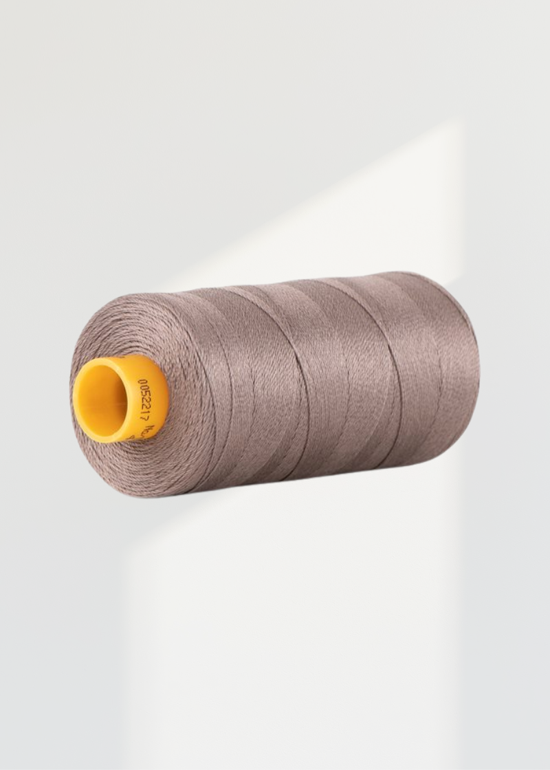 Gutermann Silk Buttonhole Thread – Tex 75, 437 Yards Spool