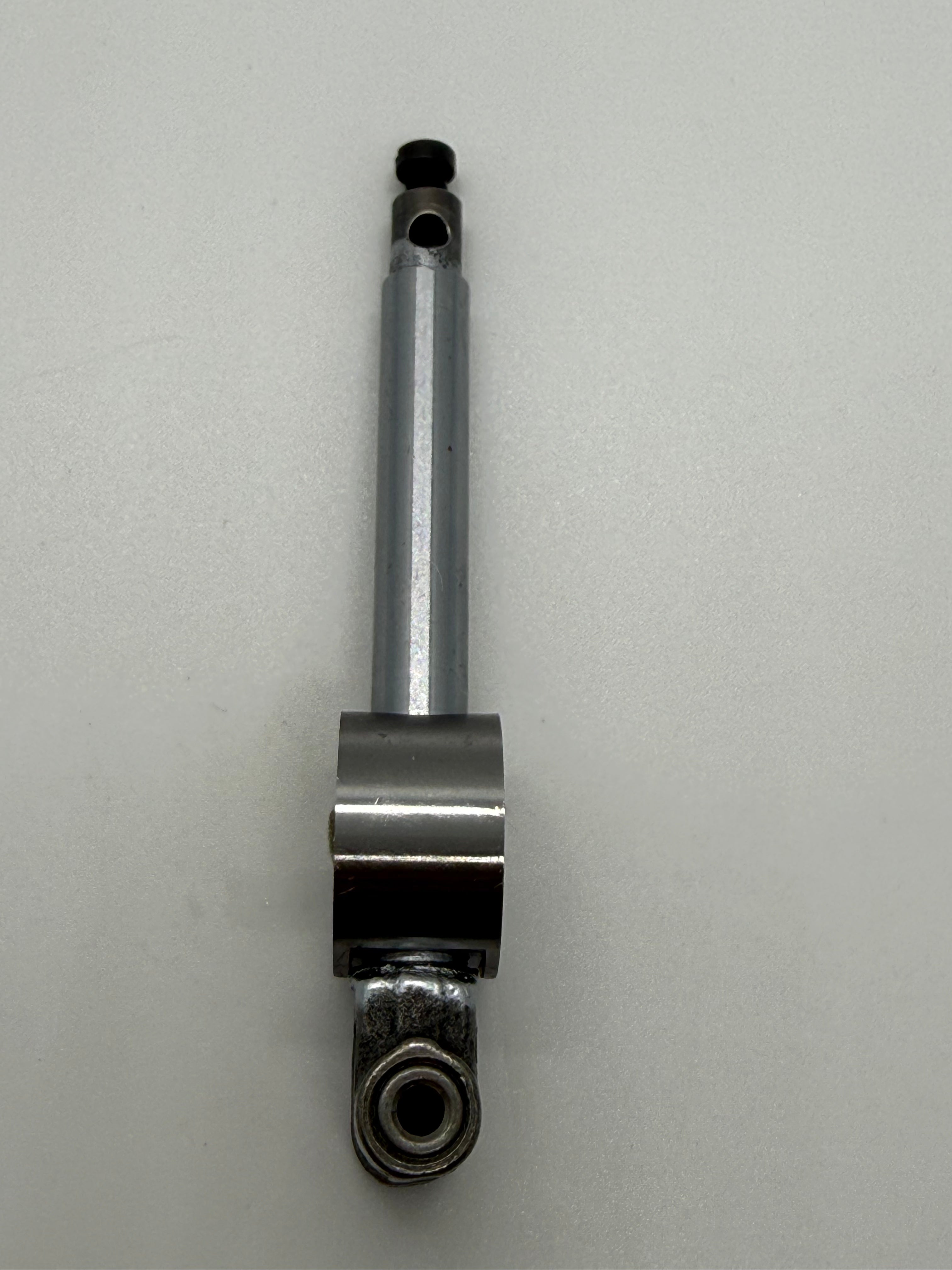 Upper Looper Holder Good - Industrial Sewing Machine Part 118-31617 B2512-804-OAO 132-24308