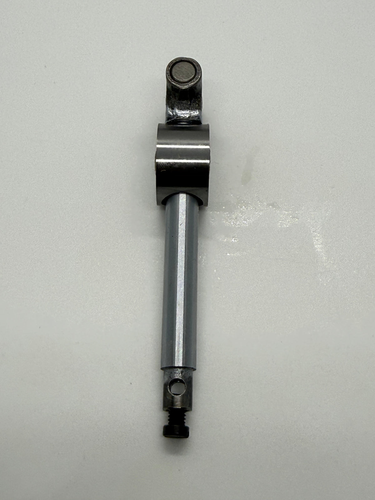 Upper Looper Holder Good - Industrial Sewing Machine Part 118-31617 B2512-804-OAO 132-24308