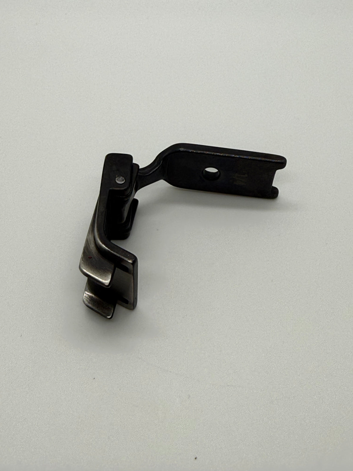 Brassiere Feet With Compensating Guide - Industrial Sewing Machine Part S570DG 1 4*1 16