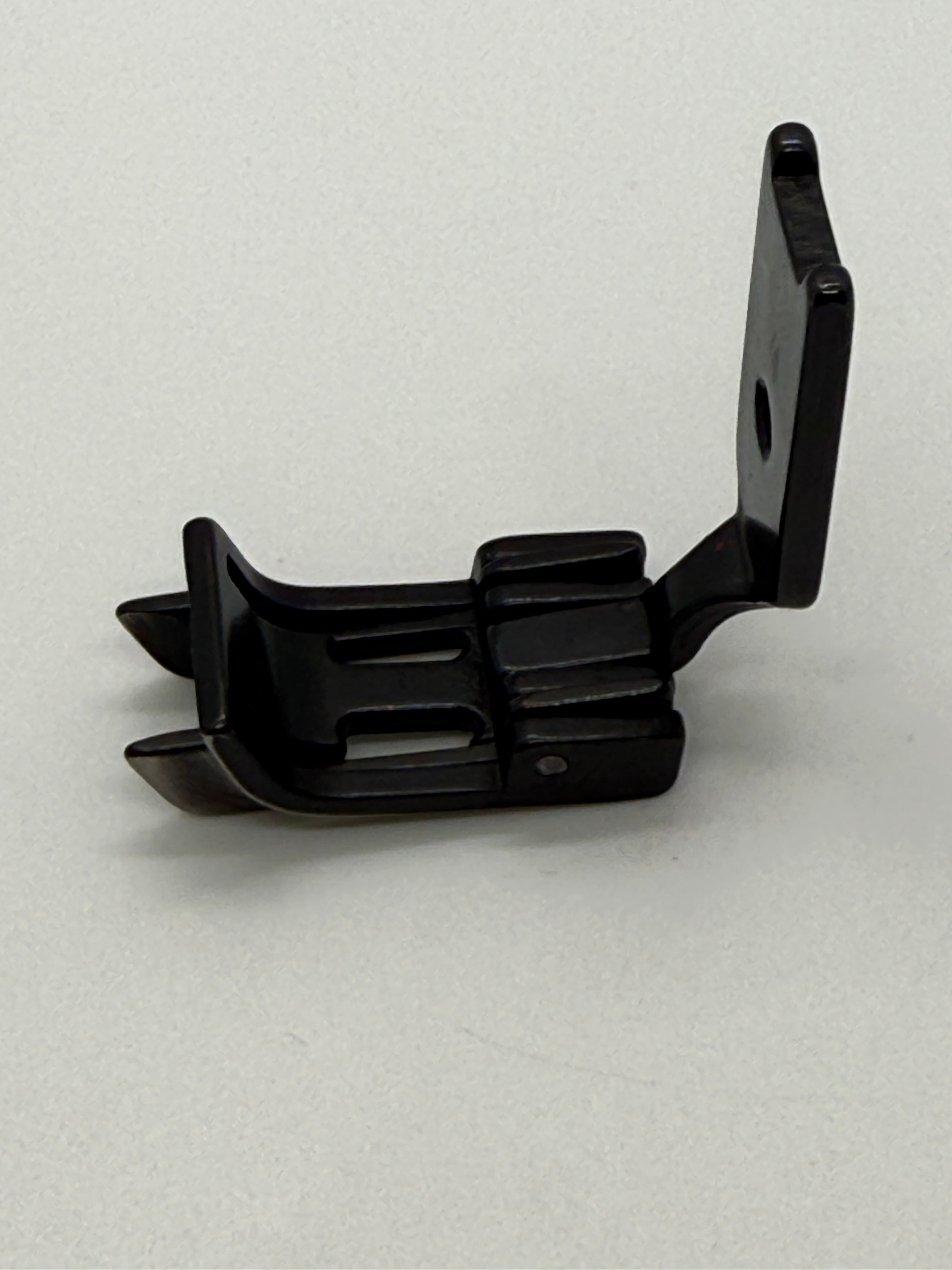 Brassiere Feet With - Industrial Sewing Machine Part S570DG 1 4*1 32