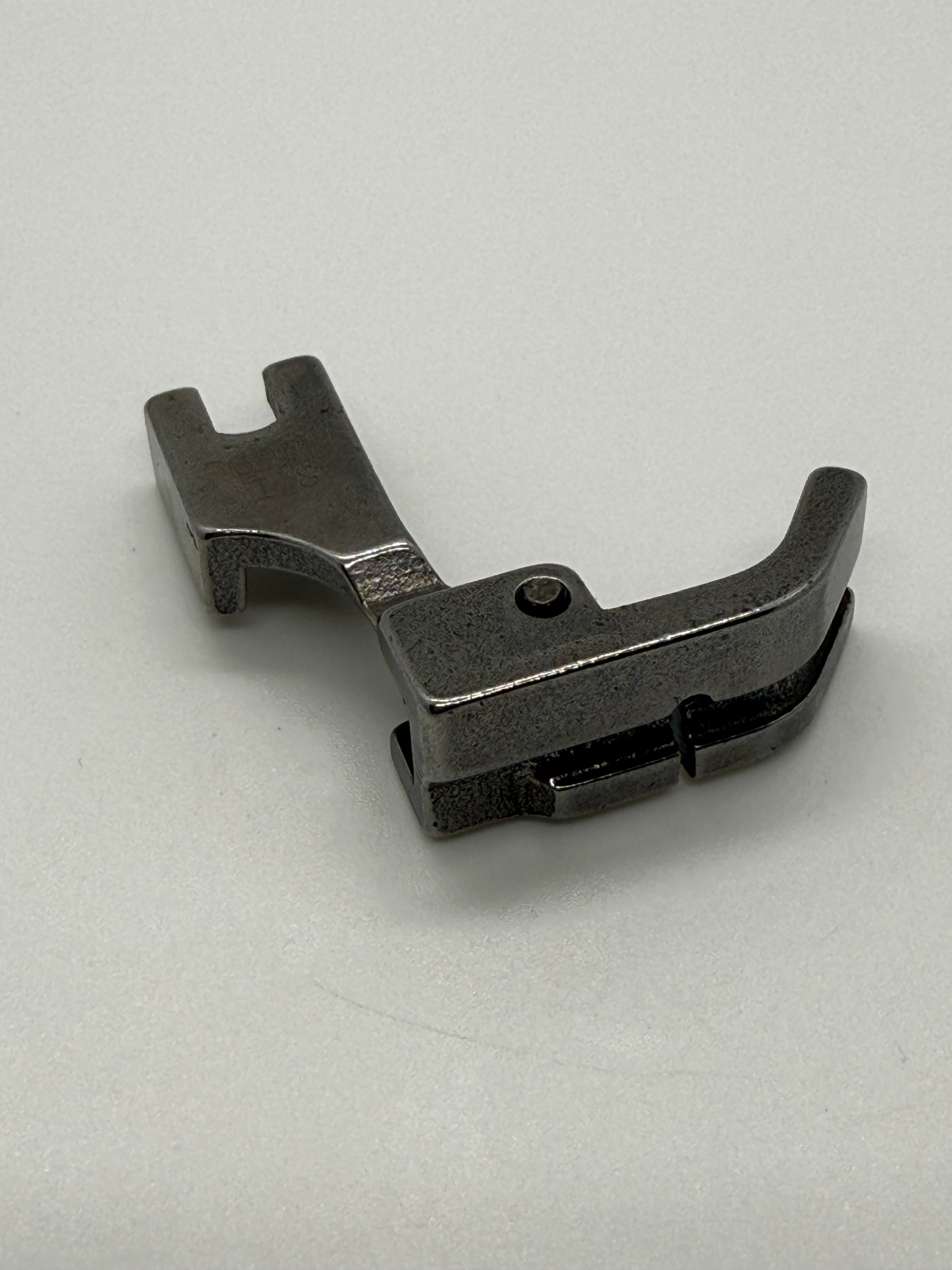Piping Feet(Right) - Industrial Sewing Machine Part P69RH 1 8
