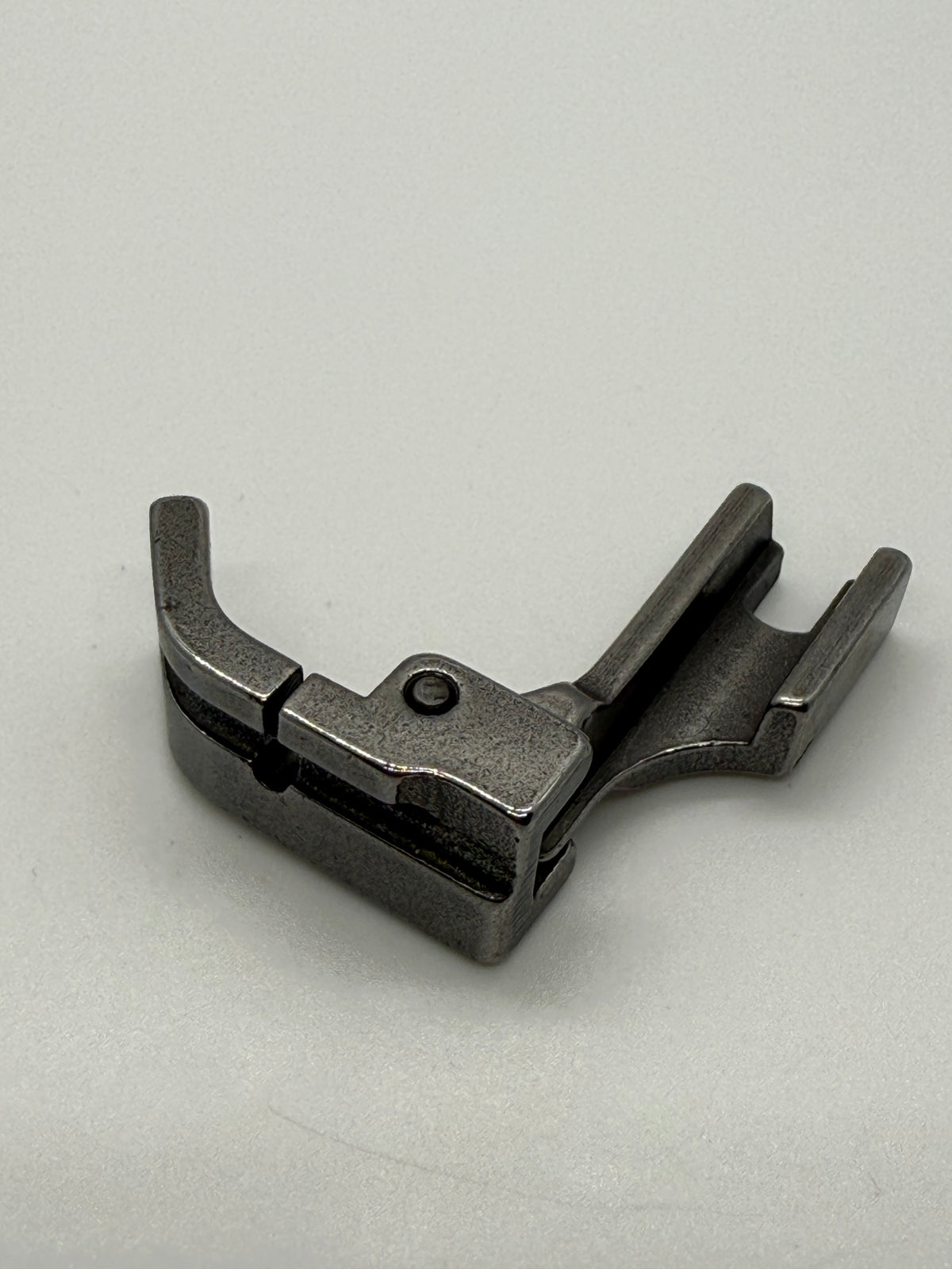 Piping Feet(Right) - Industrial Sewing Machine Part P69RH 1 8