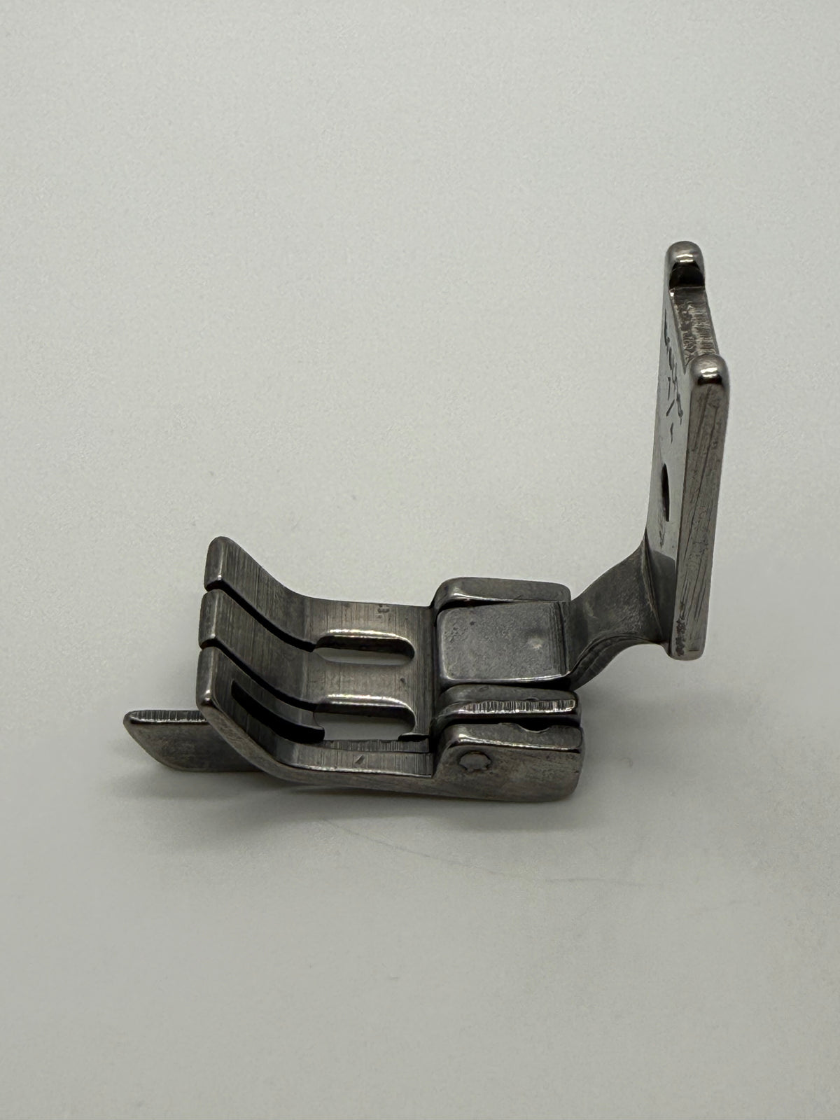 Presser Foot - Industrial Sewing Machine Part S570R 1 4*1 32R