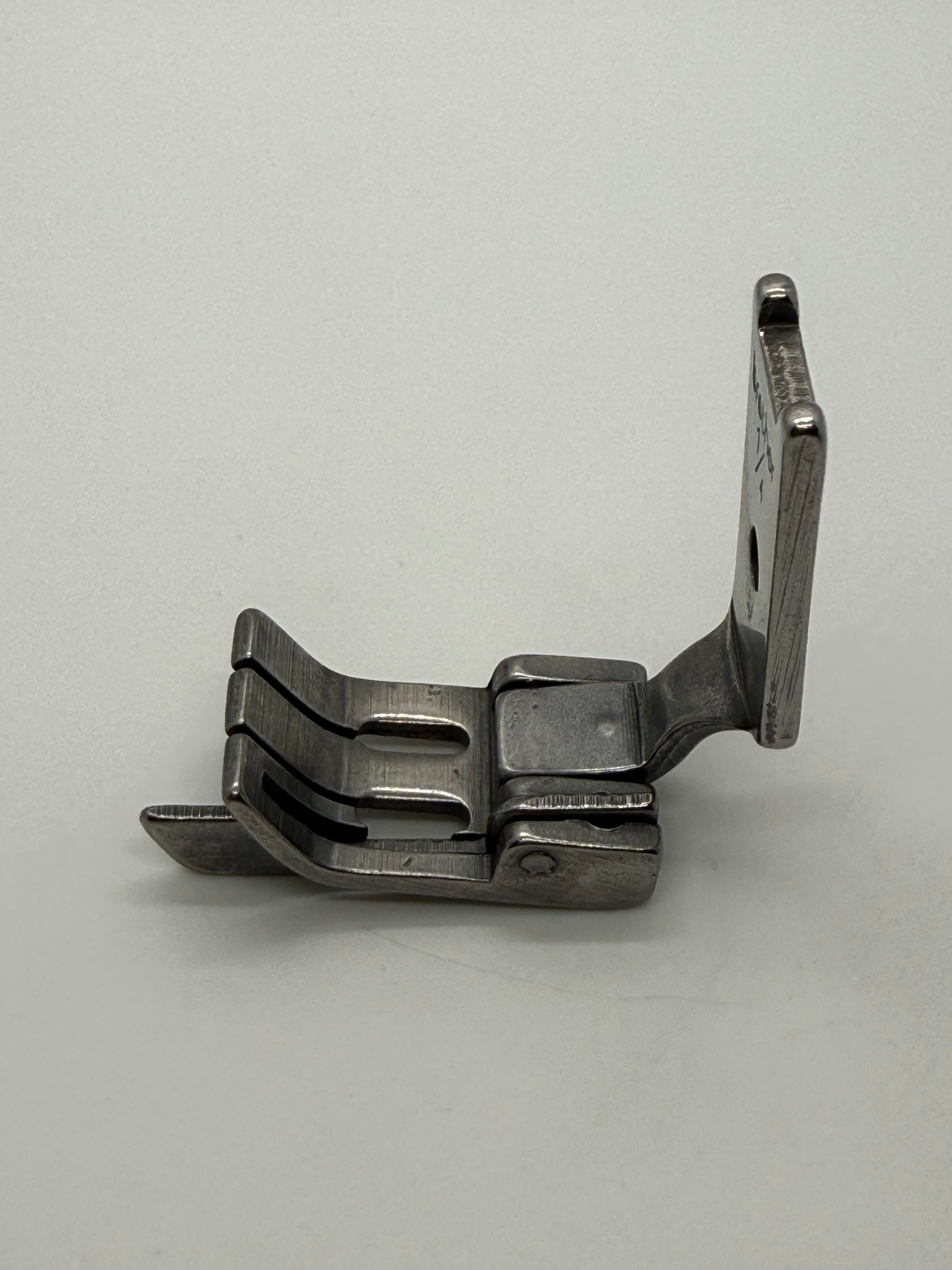 Presser Foot - Industrial Sewing Machine Part S570R 1 4*1 32R