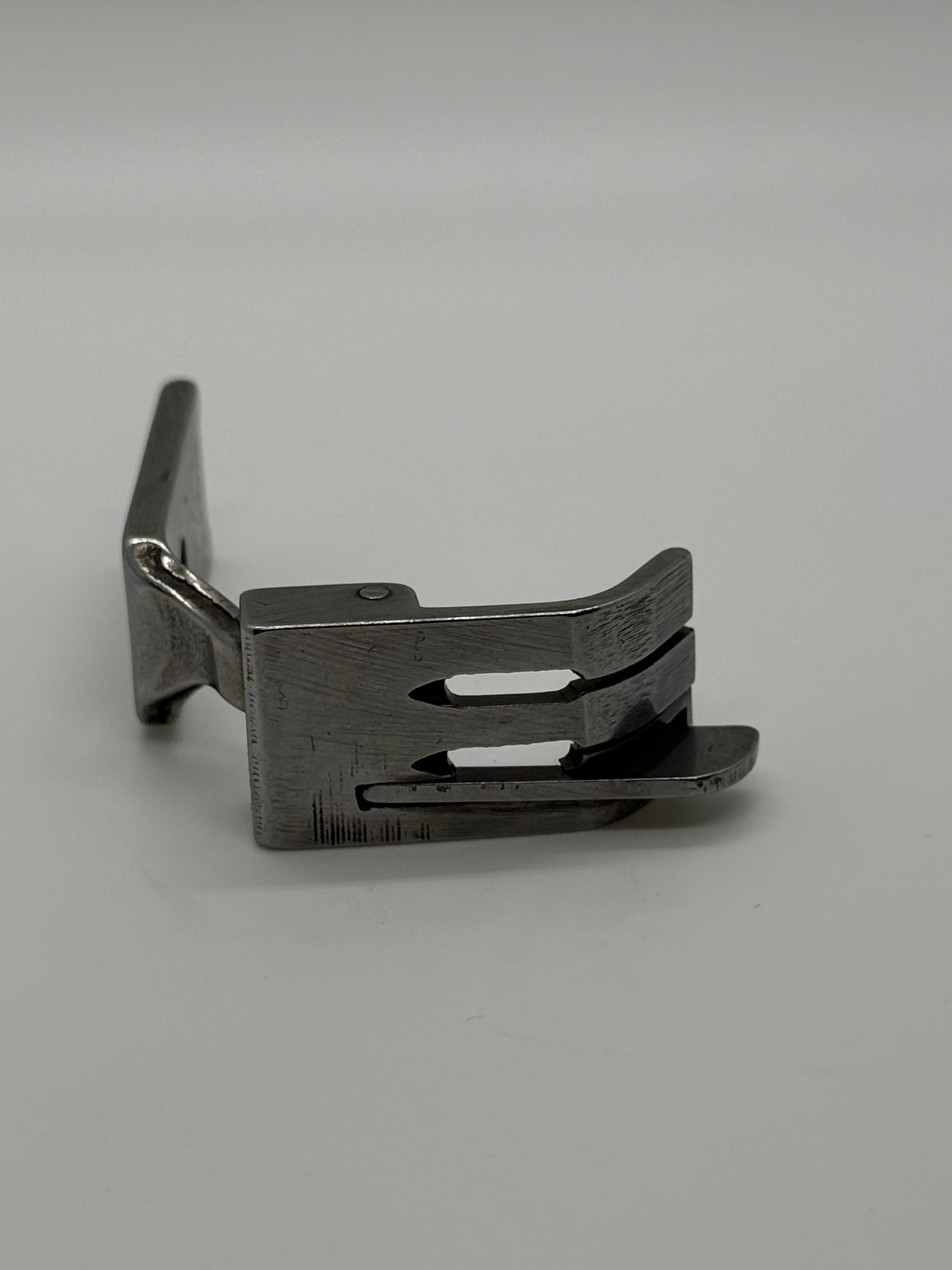 Presser Foot - Industrial Sewing Machine Part S570 3 16*1 32R