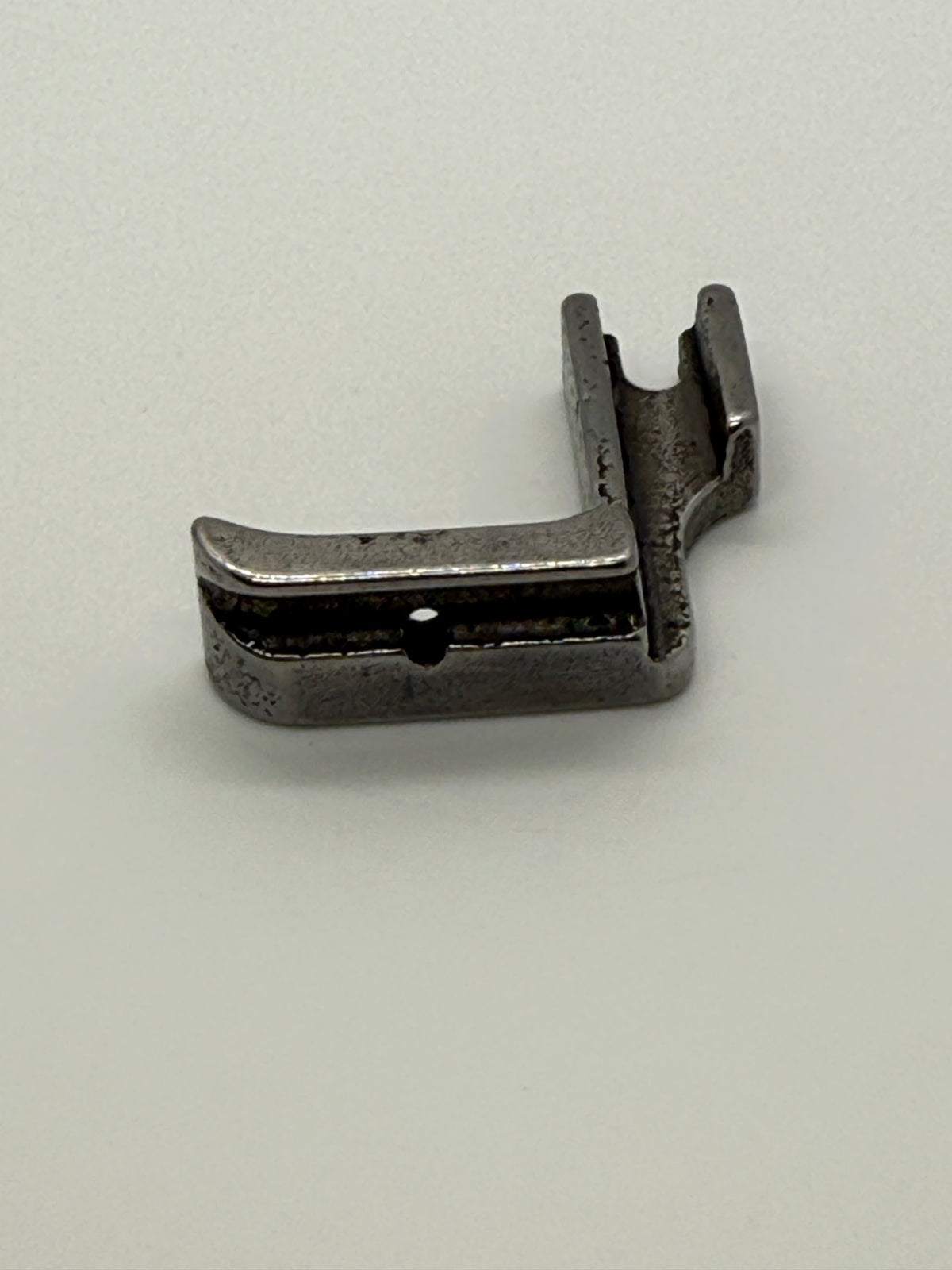 Piping Feet(Right) Good - Industrial Sewing Machine Part 36069R 3/16