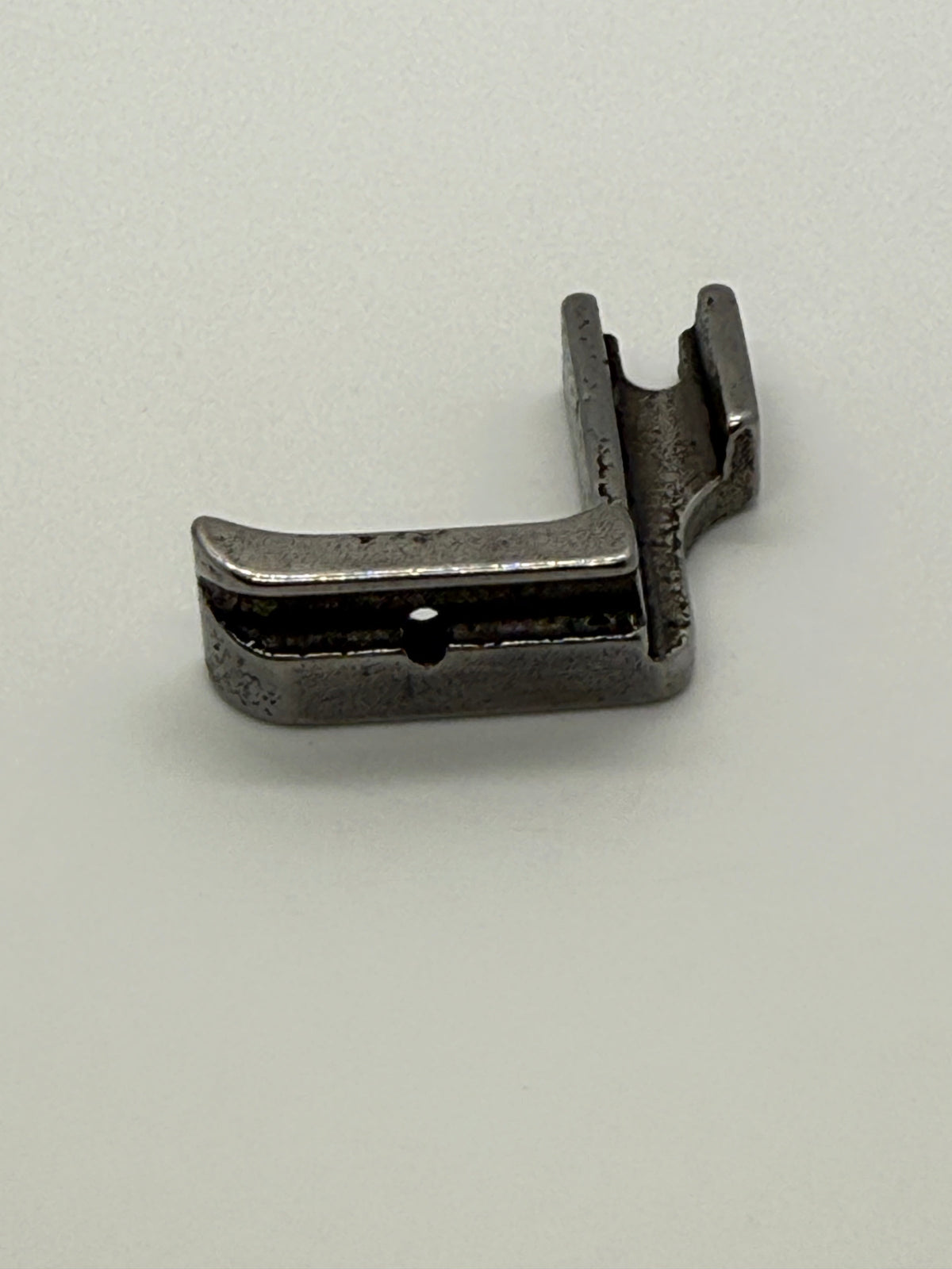 Piping Feet(Right) Good - Industrial Sewing Machine Part 36069R 3/16