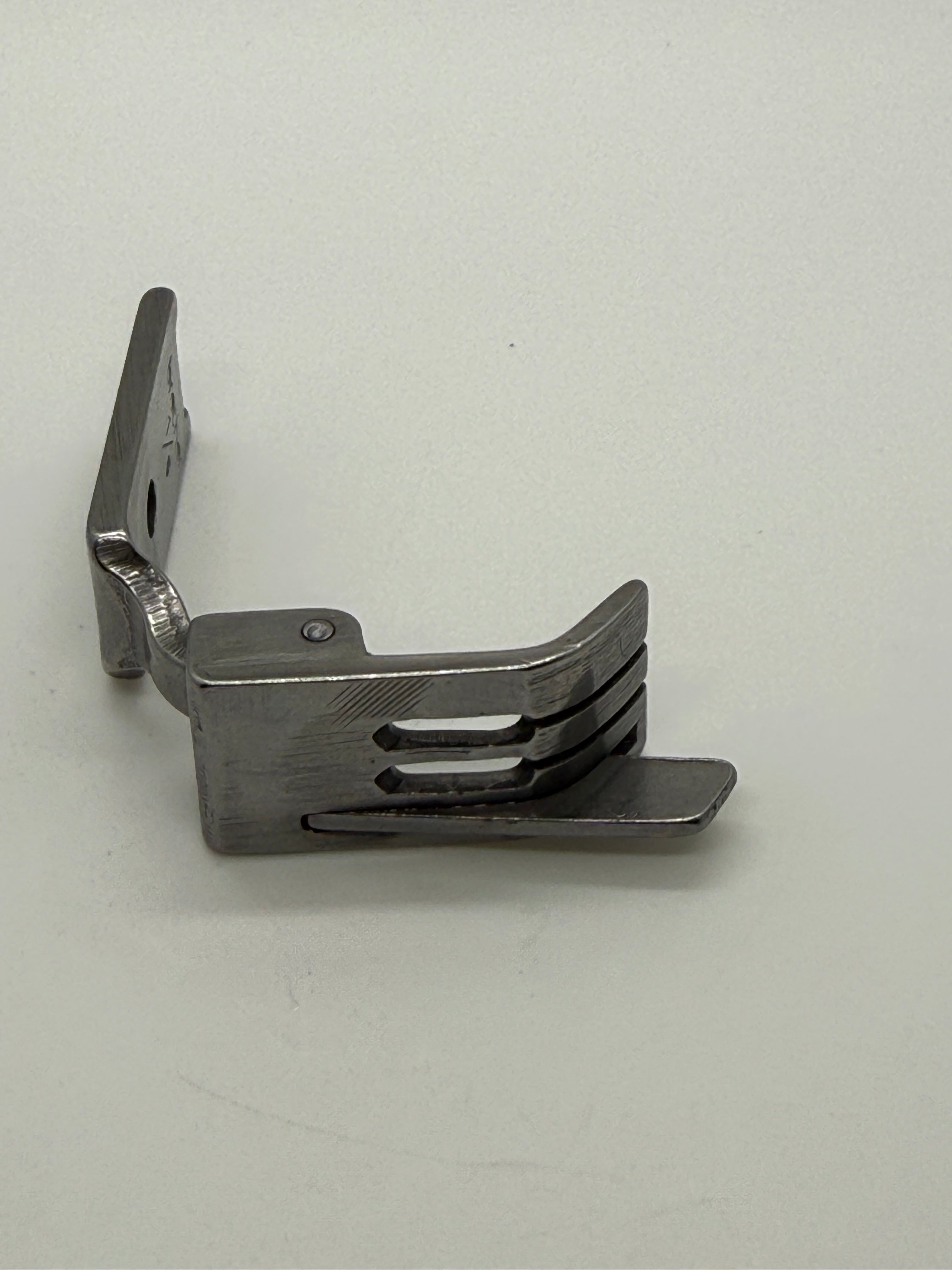 Presser Foot - Industrial Sewing Machine Part S570 1 8*1 16R
