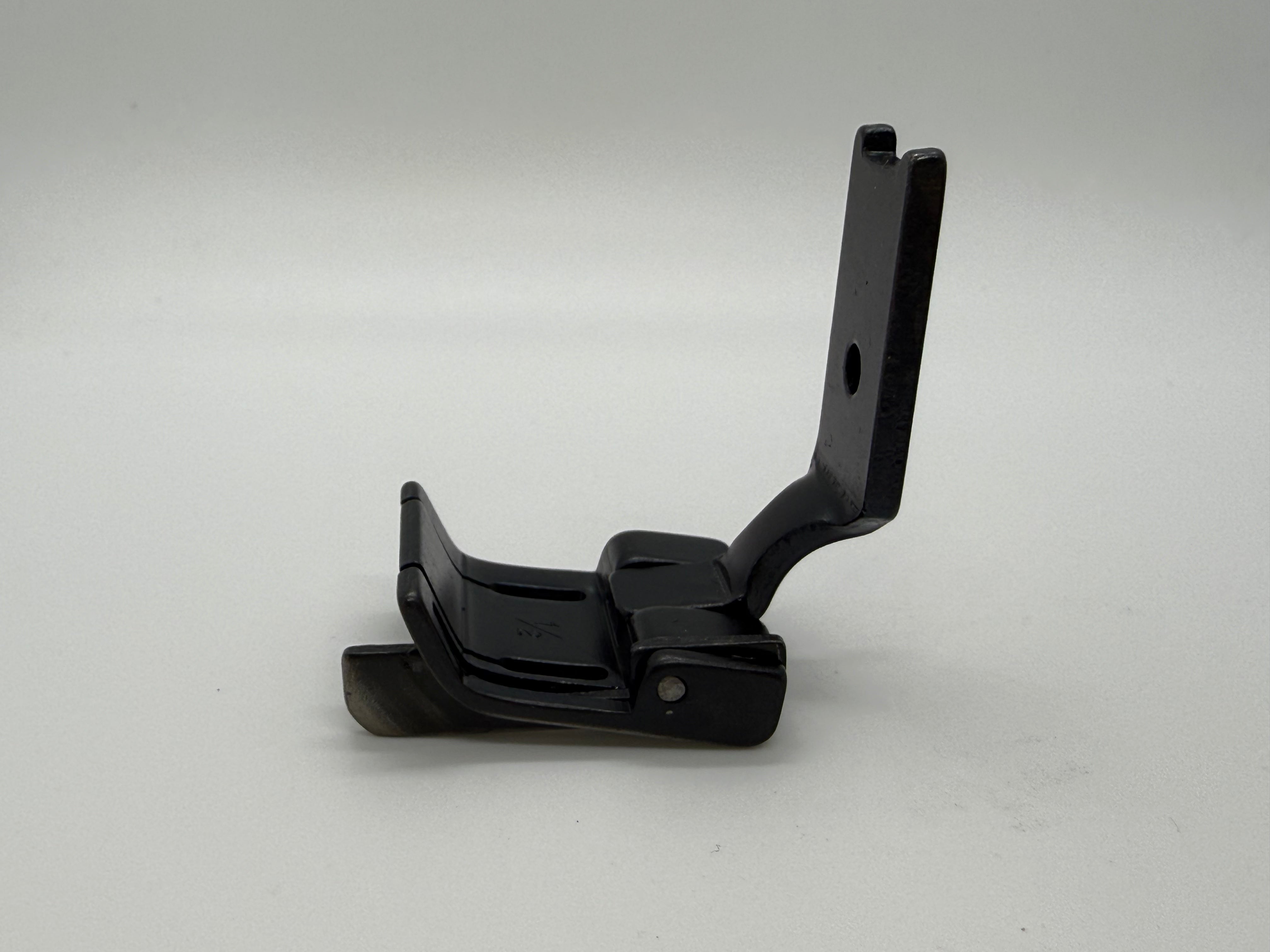 D/N Presser Foot - Industrial Sewing Machine Part S570 1 2*1 16R
