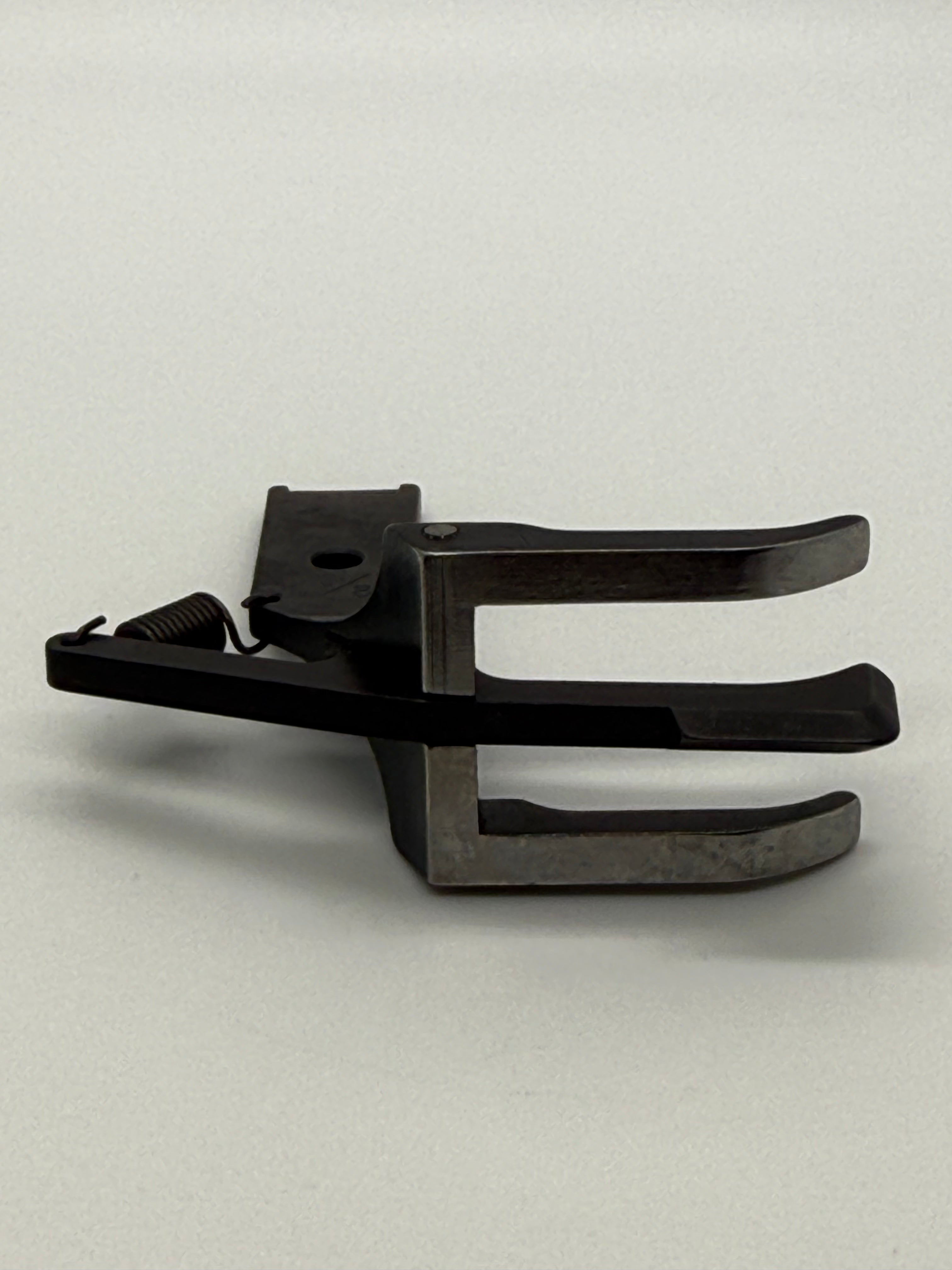 Foot - Industrial Sewing Machine Part AS-005893-00 E11235-121F