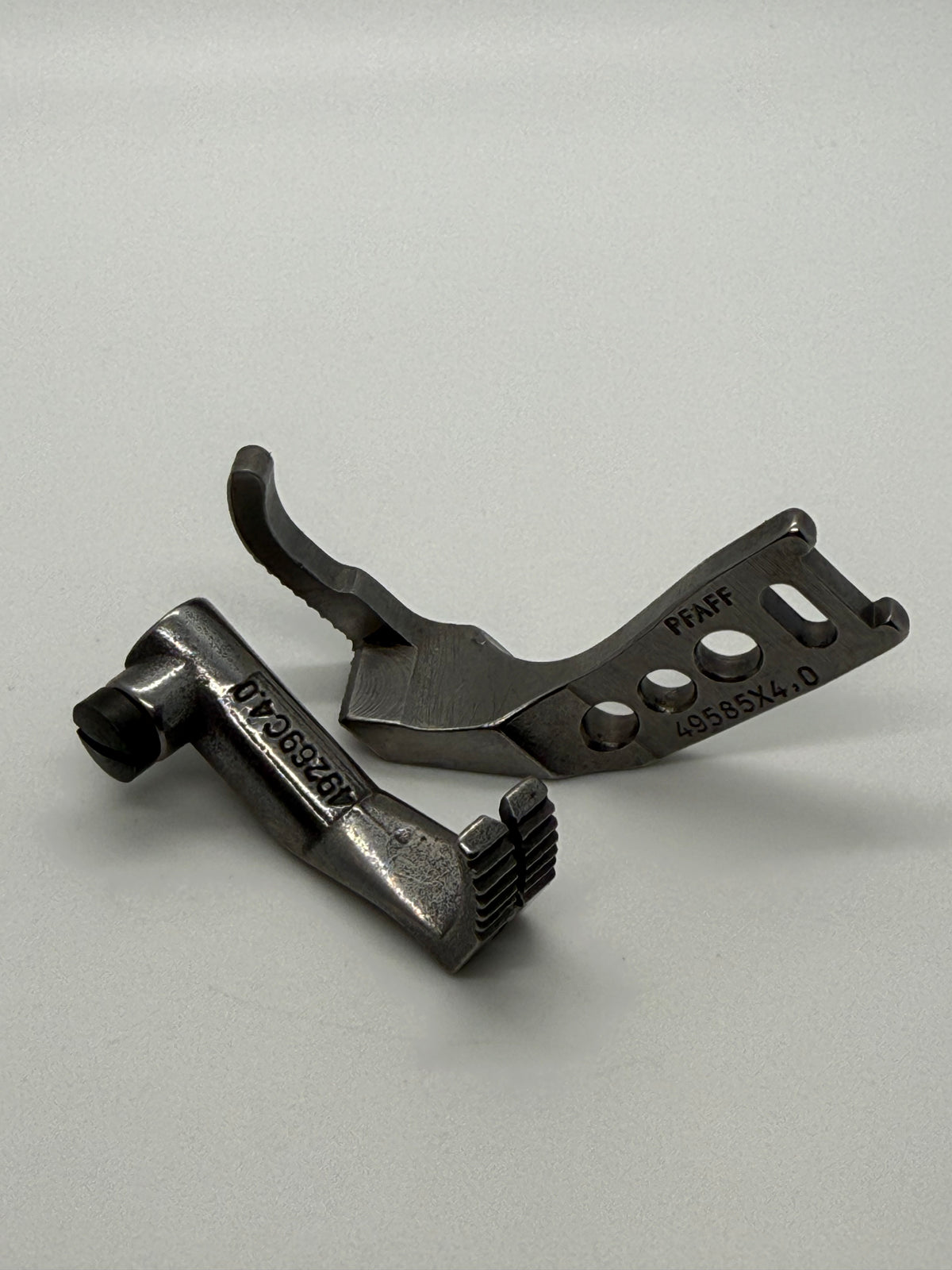 F00t - Industrial Sewing Machine Part 91-049585-04 049269-04