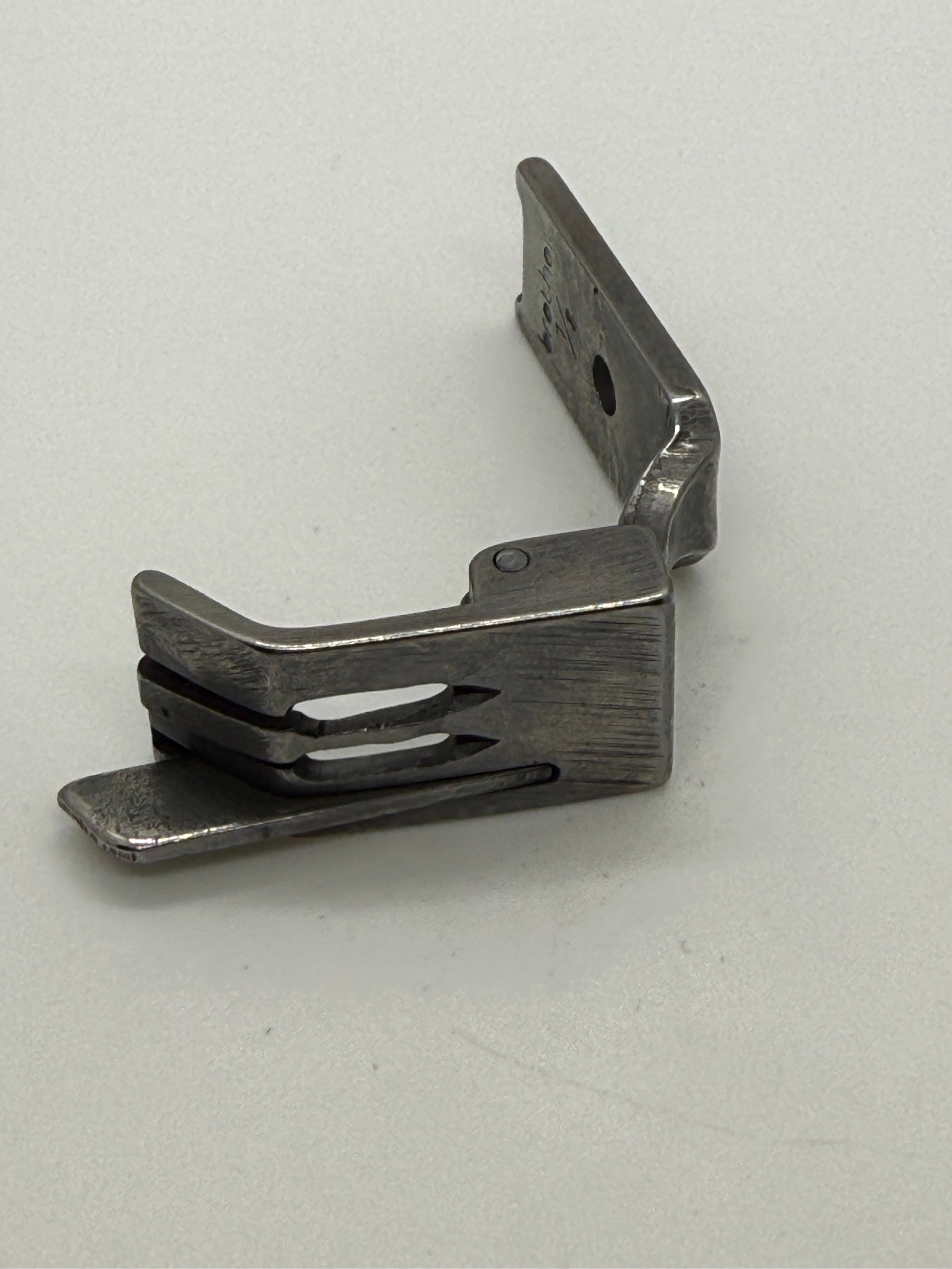 Presser Foot - Industrial Sewing Machine Part S570 1 8*1 16L