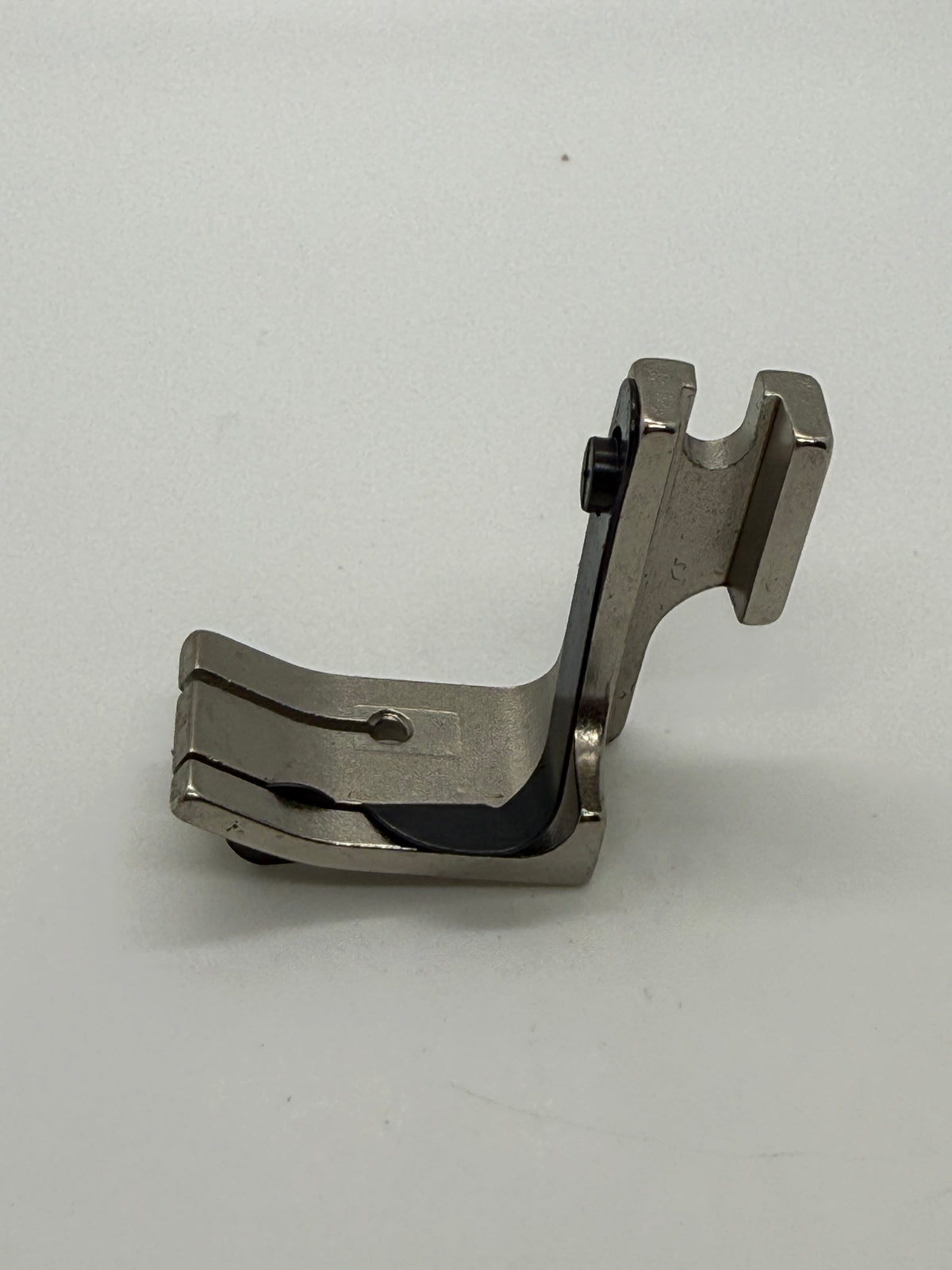 Top Stttch Guide Fee - Industrial Sewing Machine Part P14 36465 1 4