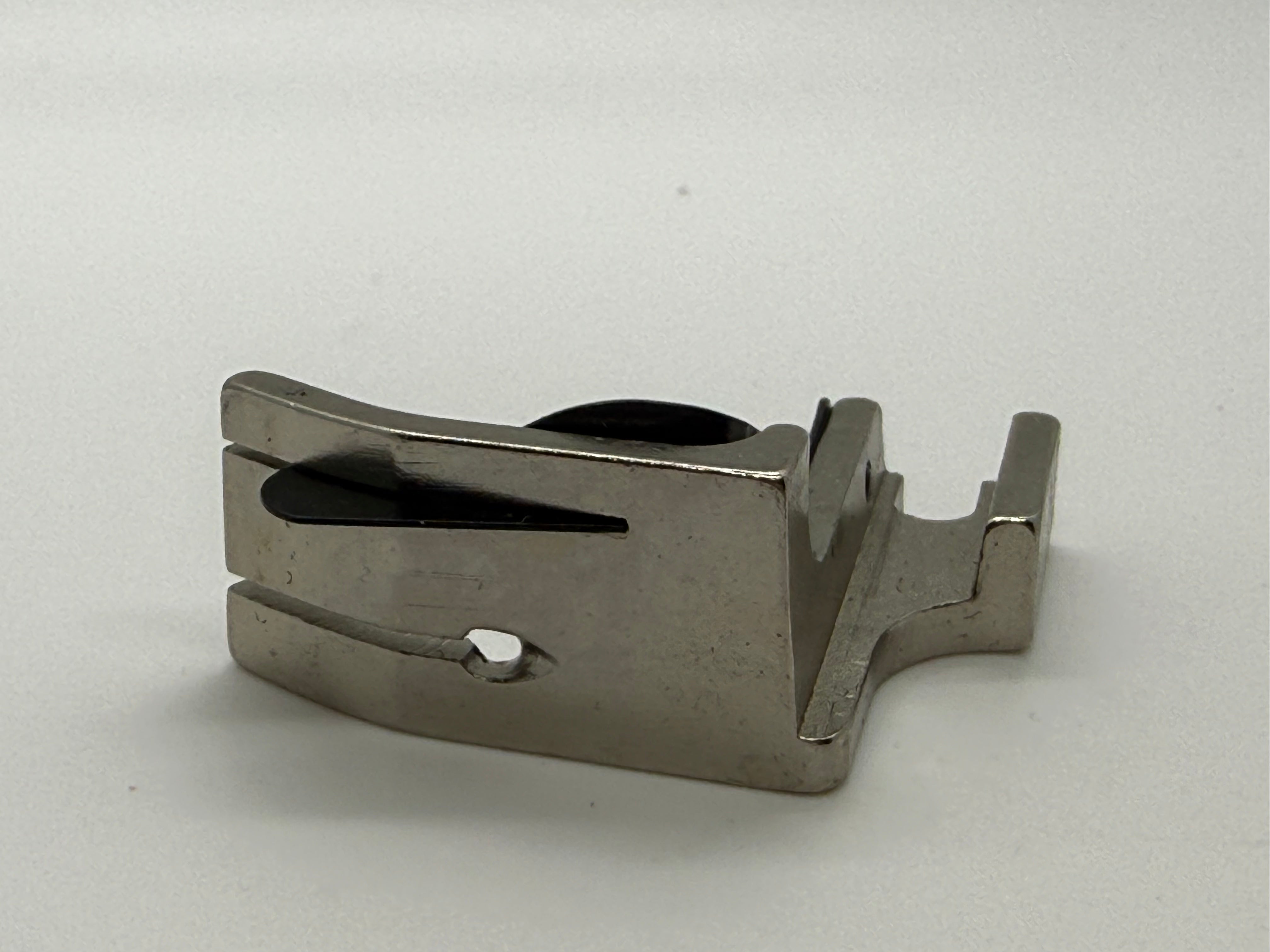 Top Stttch Guide Fee - Industrial Sewing Machine Part P14 36465 1 4
