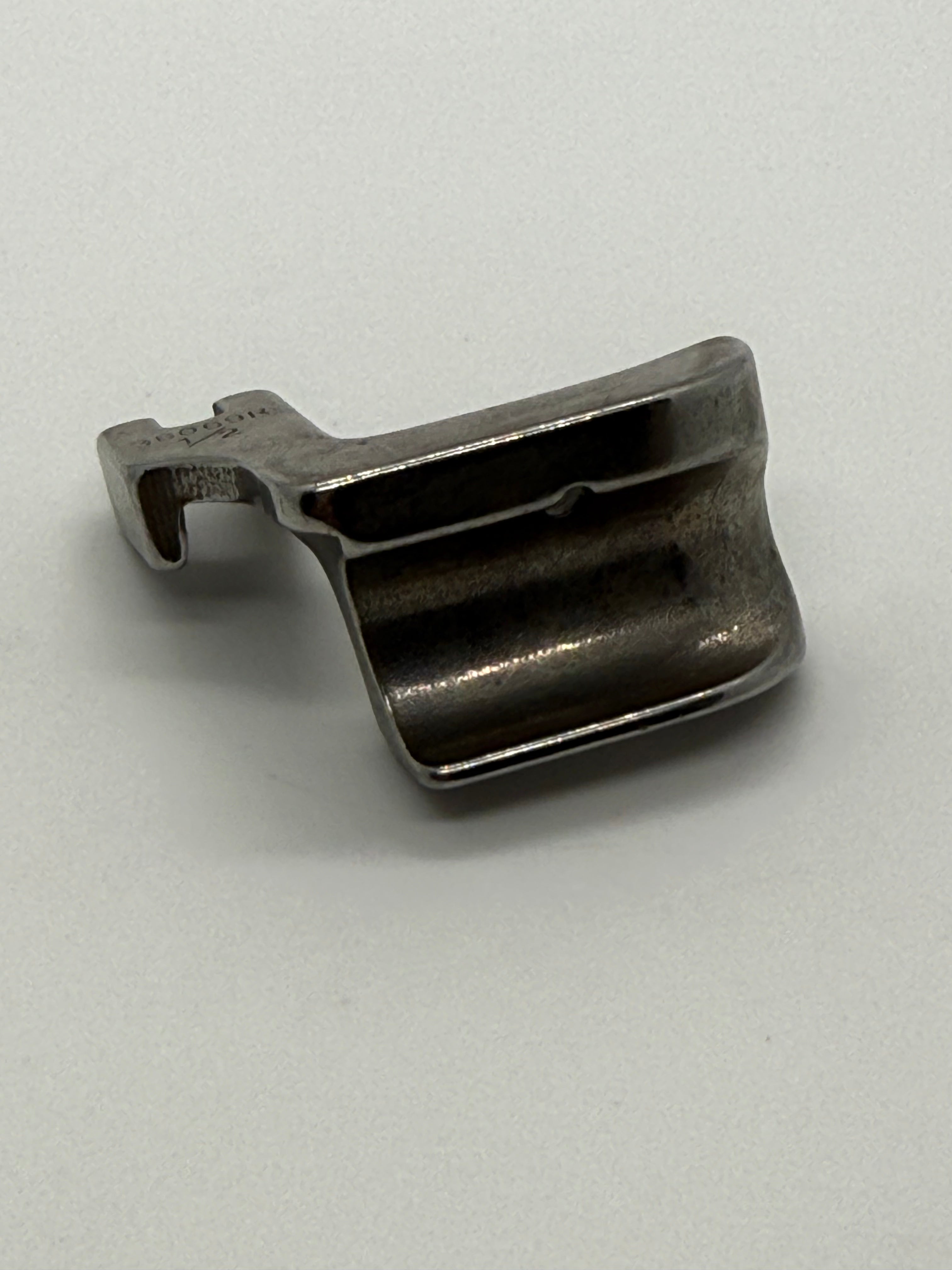 Piping Feet(Right) Good - Industrial Sewing Machine Part 36069R 1 2