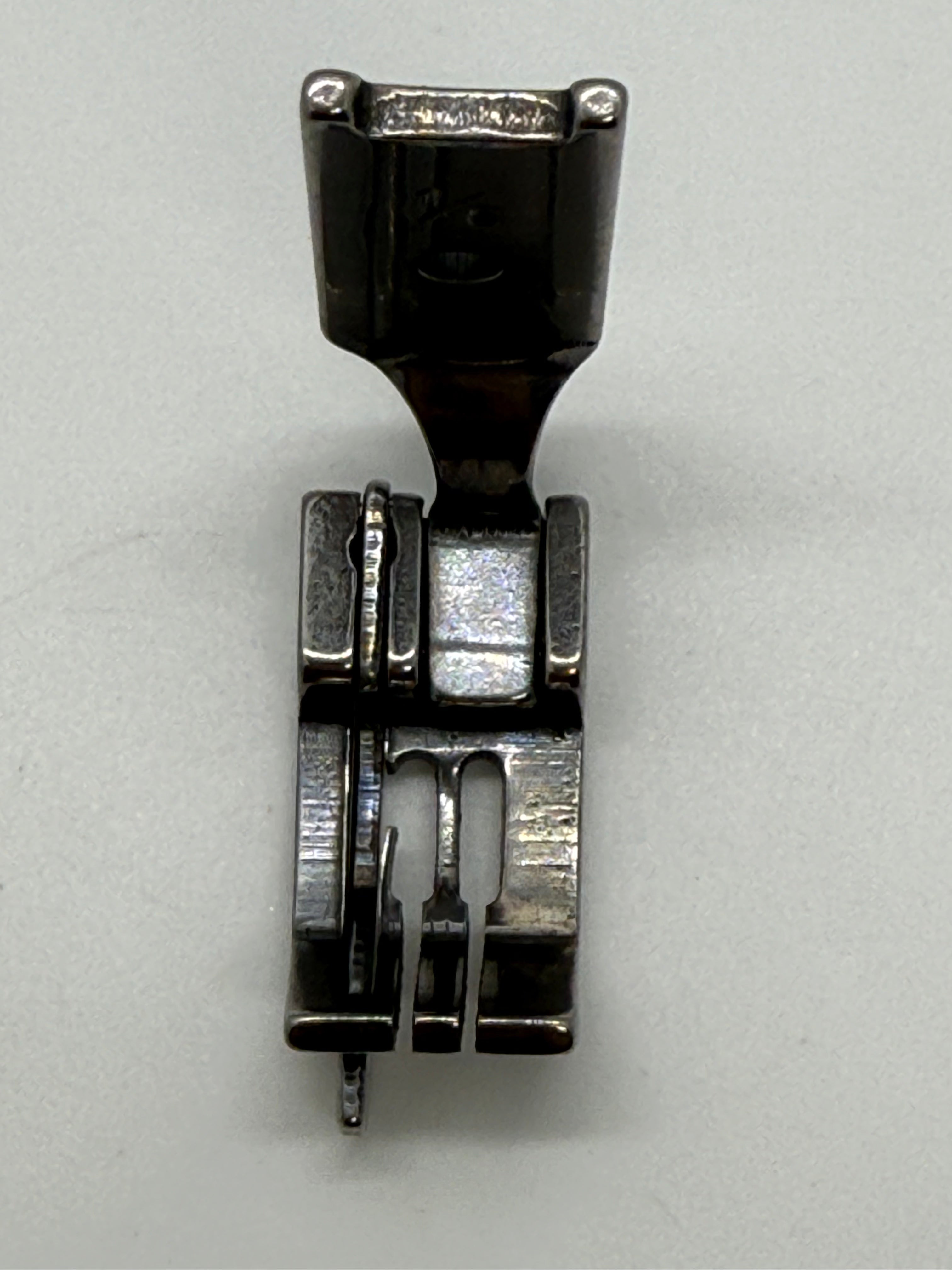 D/N Presser Foot - Industrial Sewing Machine Part S570 1 8*1 32L