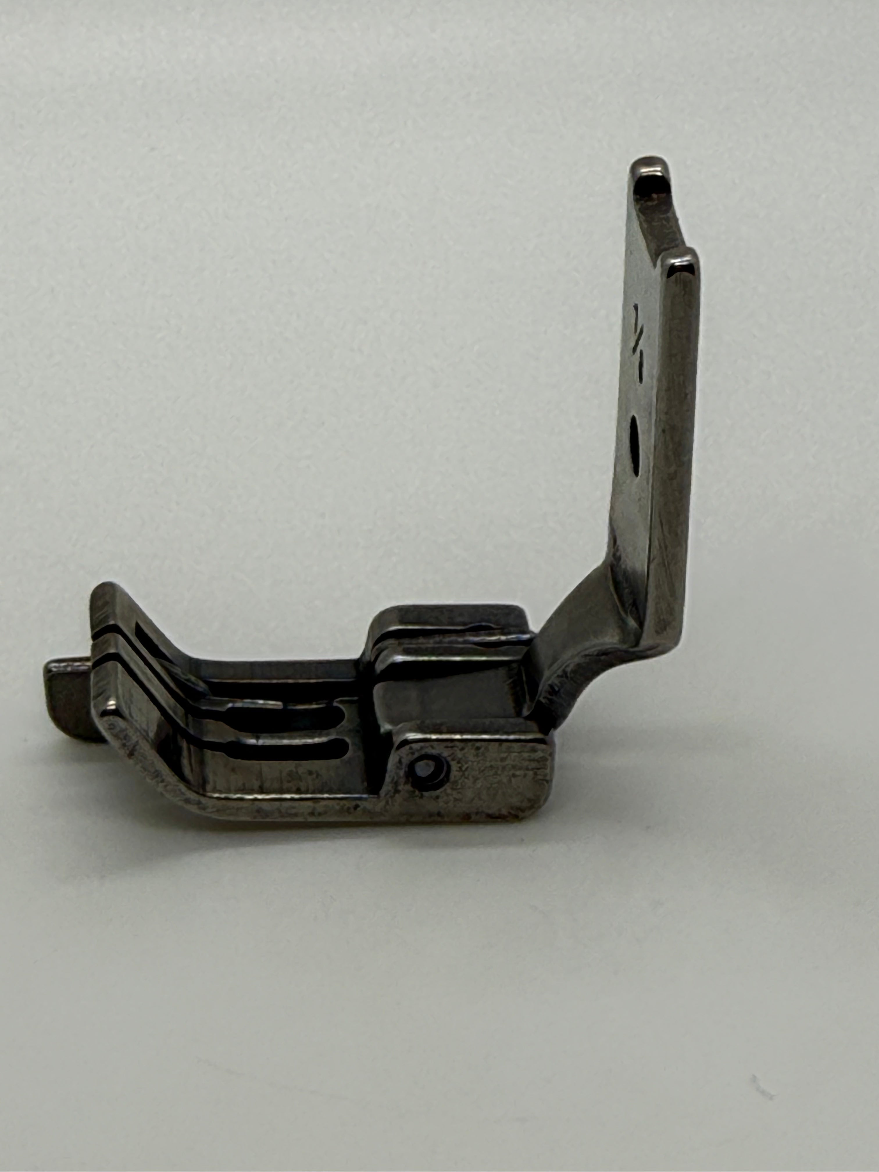 D/N Presser Foot - Industrial Sewing Machine Part S570 1 8*1 32L