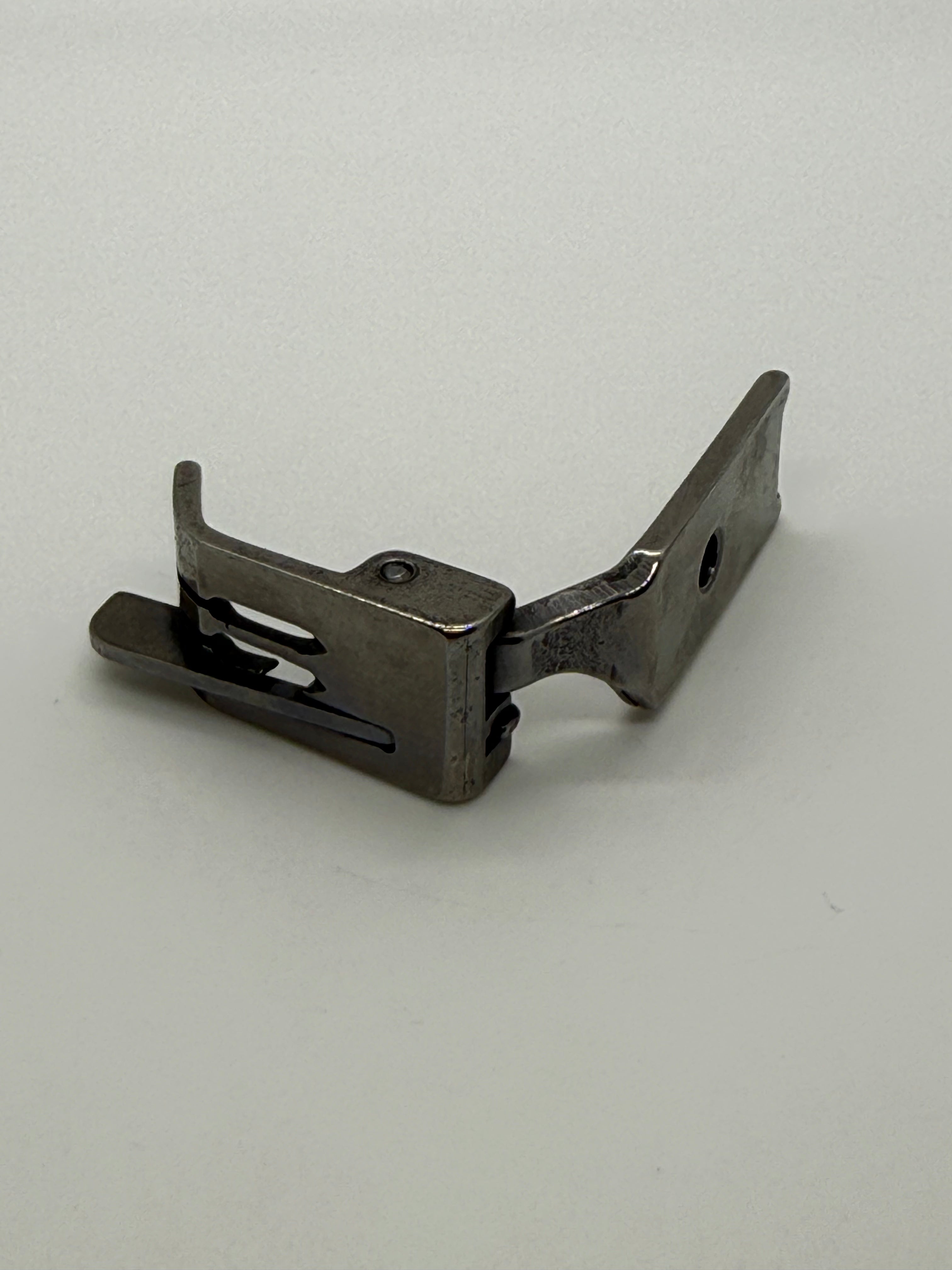 D/N Presser Foot - Industrial Sewing Machine Part S570 1 8*1 32L