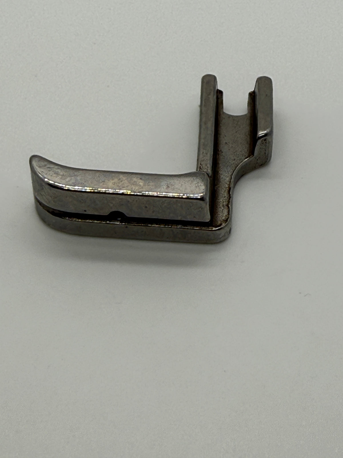 Piping Feet(Left) Good - Industrial Sewing Machine Part 36069L 1 16