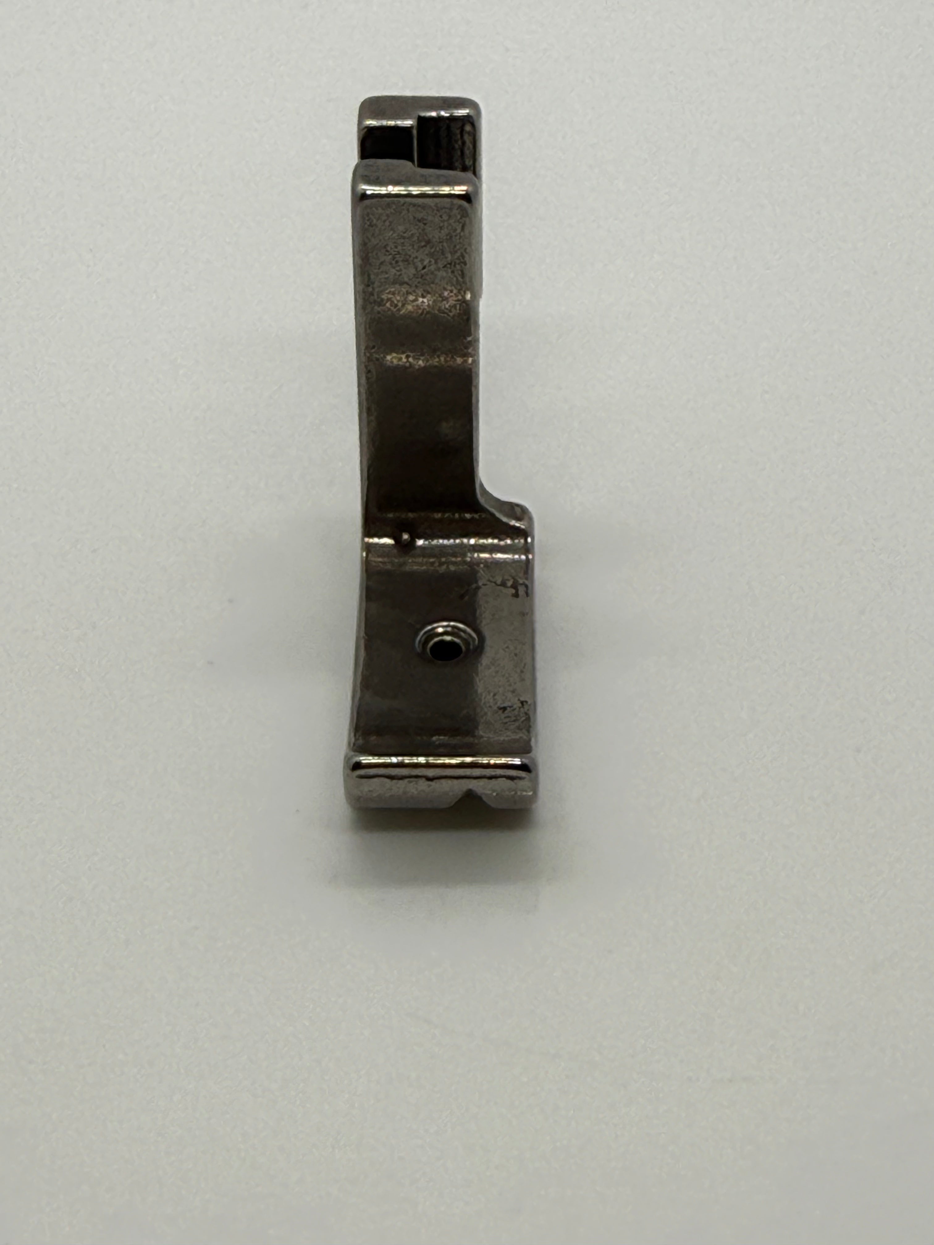 Piping Feet(Right) Good - Industrial Sewing Machine Part 36069R 1 8