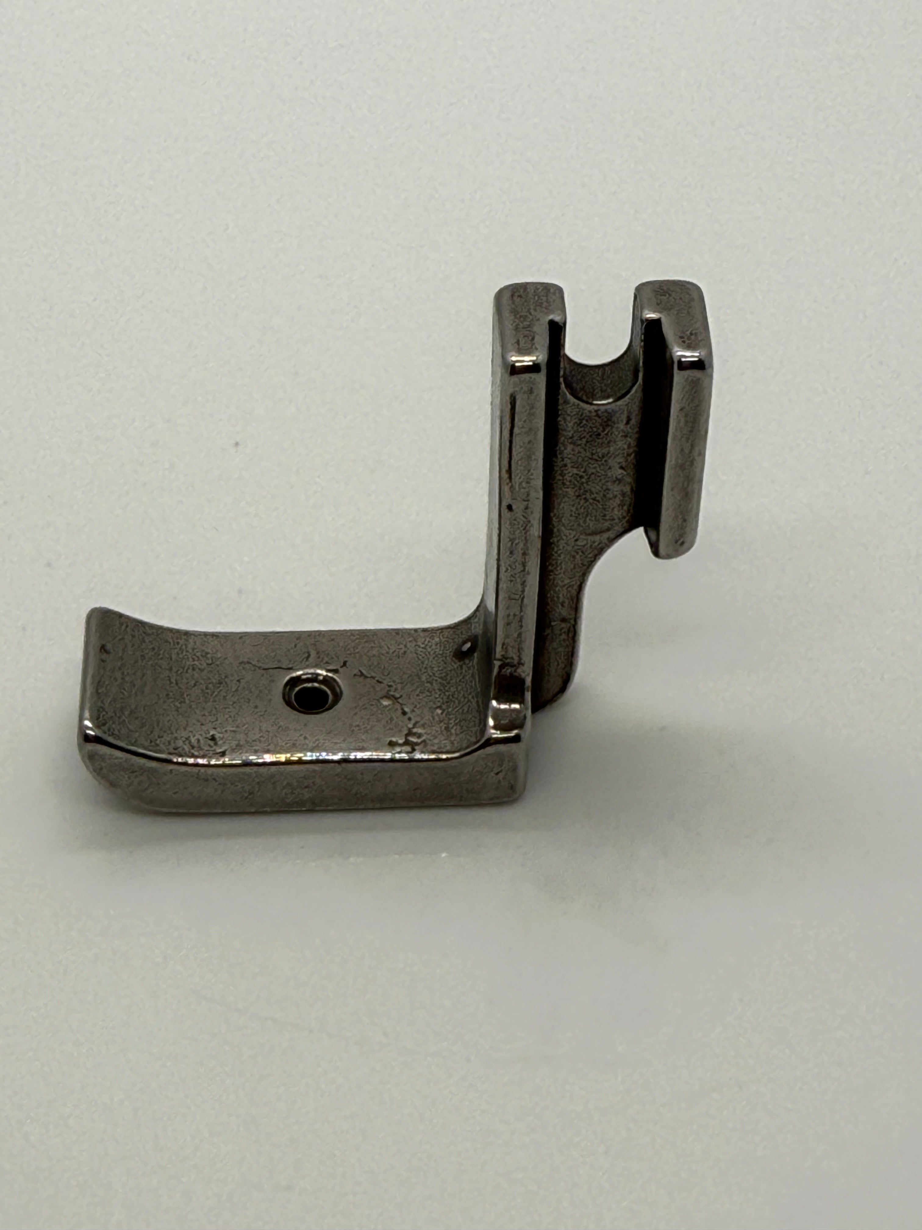 Piping Feet(Right) Good - Industrial Sewing Machine Part 36069R 1 8
