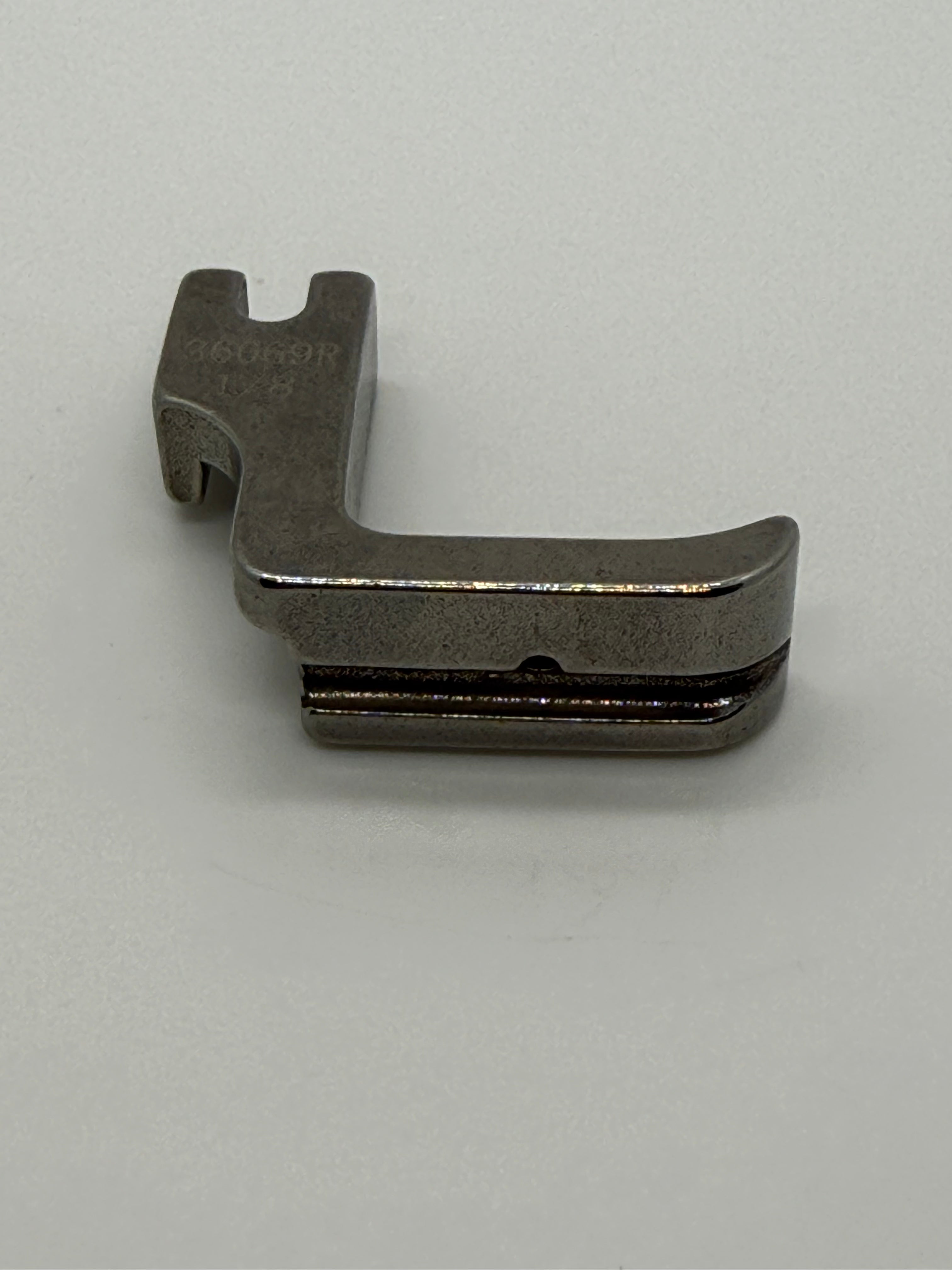 Piping Feet(Right) Good - Industrial Sewing Machine Part 36069R 1 8