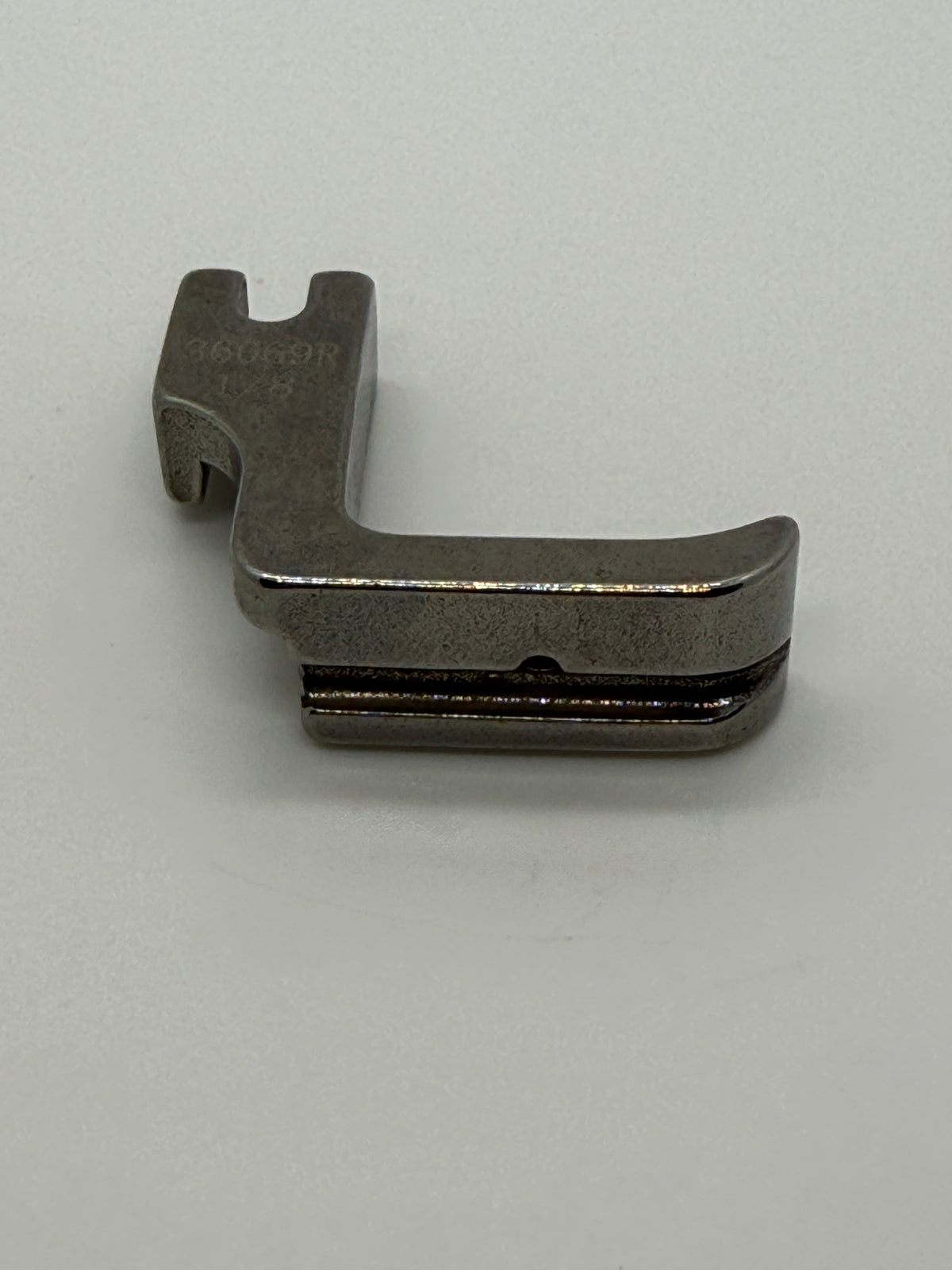 Piping Feet(Right) Good - Industrial Sewing Machine Part 36069R 1 8
