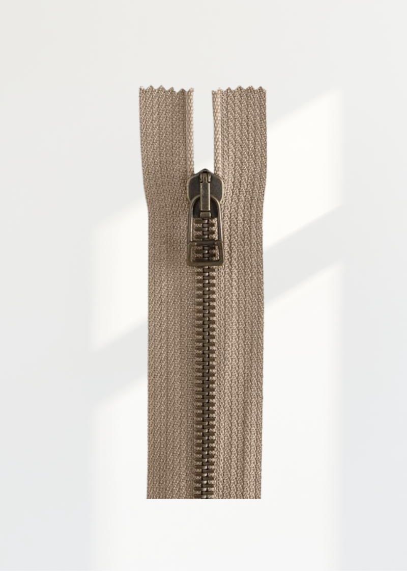 Italian Made High-Quality Finish #5 Antique Brass Open Pull Bag Zipper