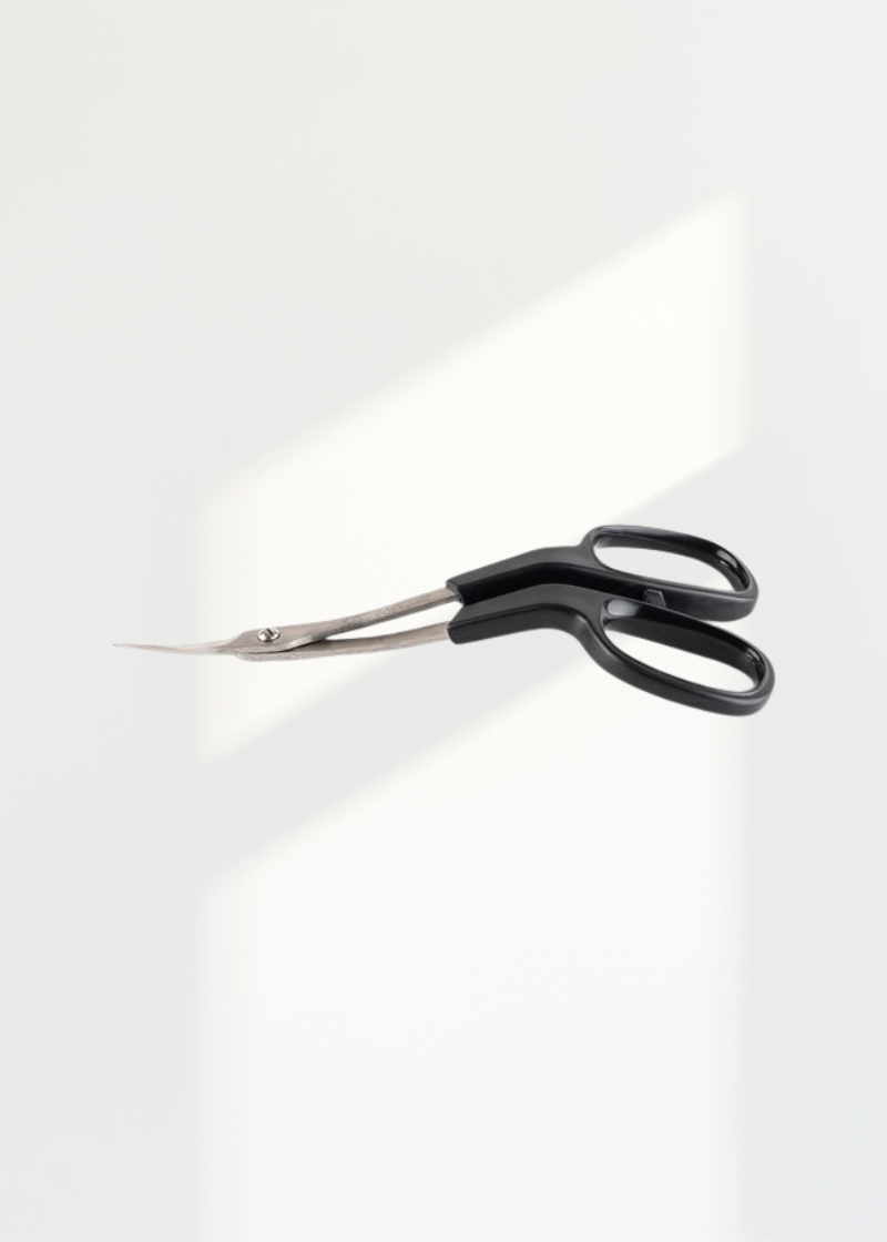 Kai 5130DC Double Curved Embroidery Scissors - 5 1/2"