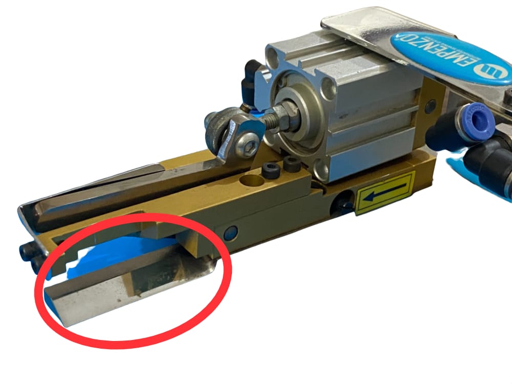 Lower-knife-for Tape Thread Cutting System with Button - Empenzo Automated Sewing Systems