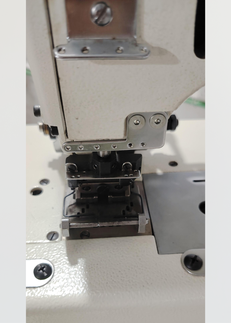 Pre-Owned Kansai DLR-1509P Waistband Sewing Machine HEAD ONLY