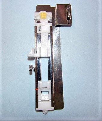 Button Hole Foot, Singer #088100 DISCONTINUED
